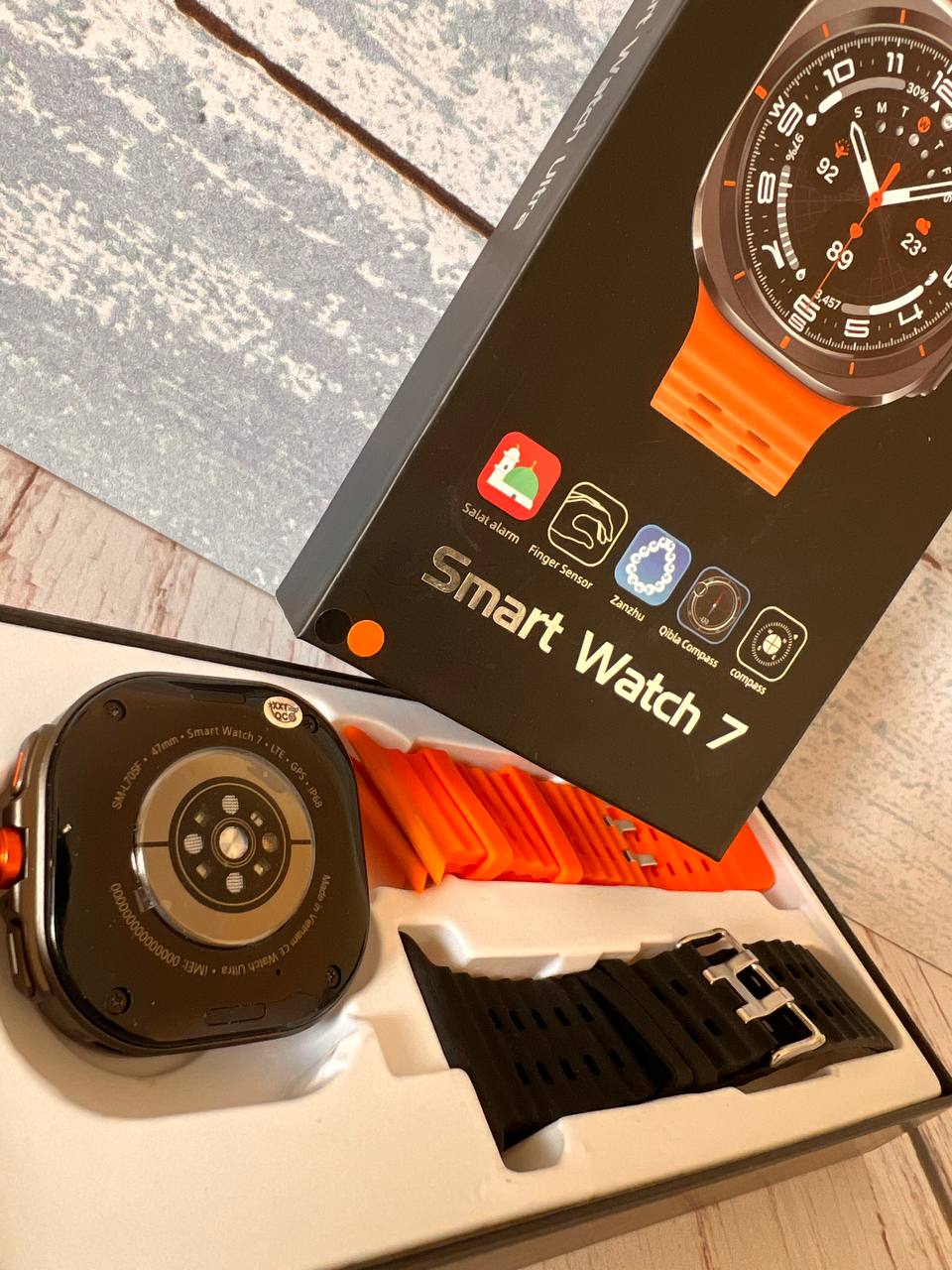 ساعت هوشمند z7 ultra دو دسته مشکی و نارنجی